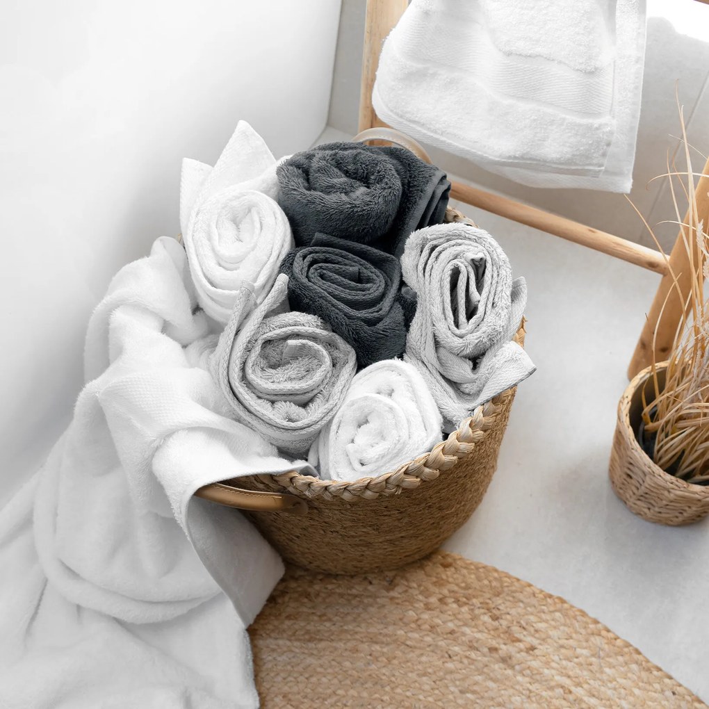 Goldea bambuszszálas törölköző és fürdőlepedő - antracitszínű 50 x 100 cm