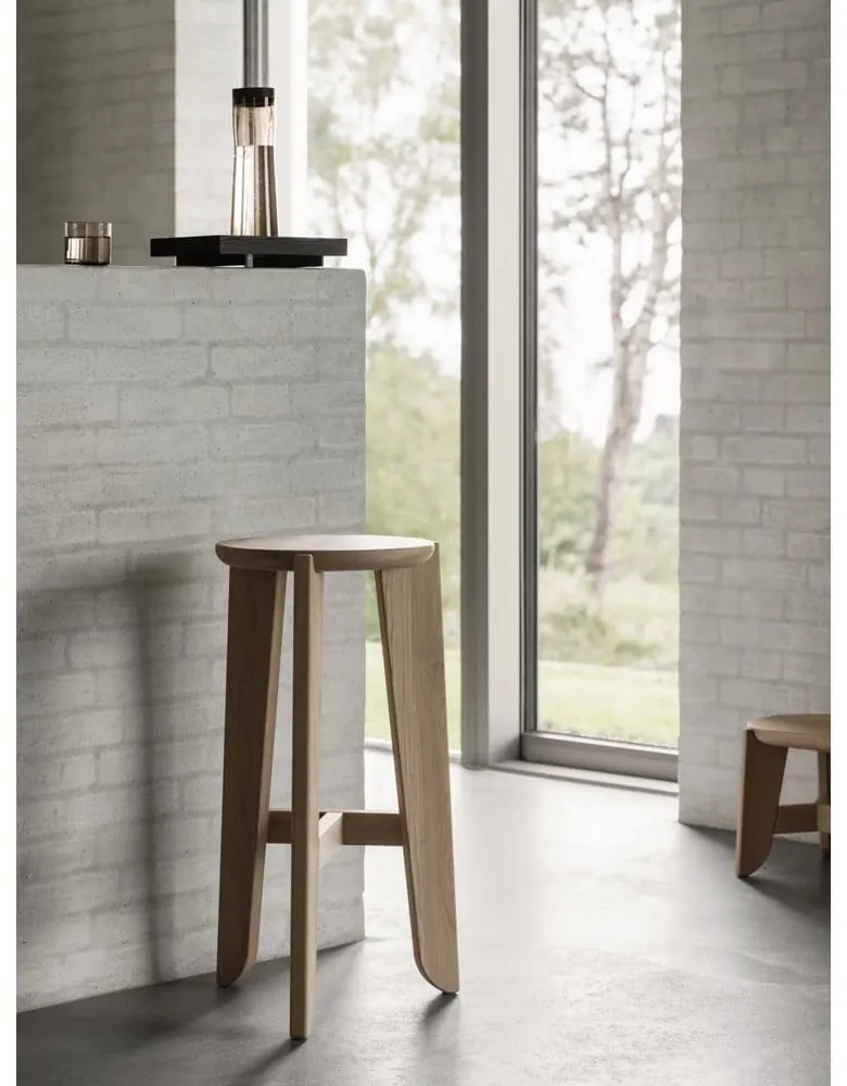 Natúr színű tölgyfa bárszék (ülésmagasság 75 cm) Eli – Blomus