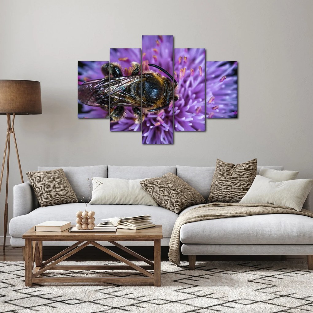 Méh a virágon képe (150x105 cm)