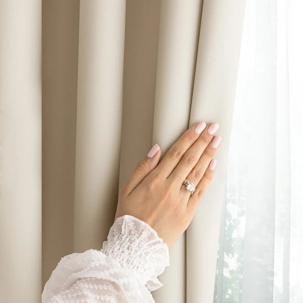 Krémszínű dimout (részleges sötétítő) függöny 140x250 cm Carli Tie – Restilo