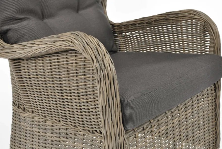 Kerti rattan fotel lábtartóval