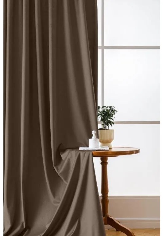 Barna sötétítő függöny VELVET 140x270 cm Felfüggesztés: Hullámos sínszalag