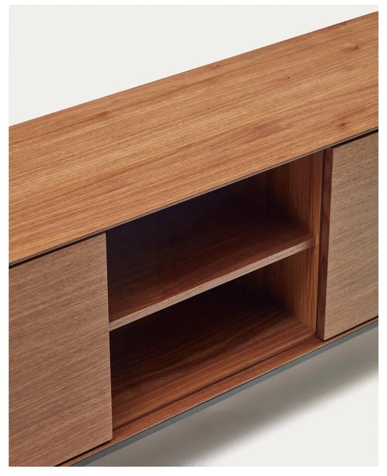 Natúr színű TV-állvány diófa dekorral 195x55 cm Vedrana – Kave Home