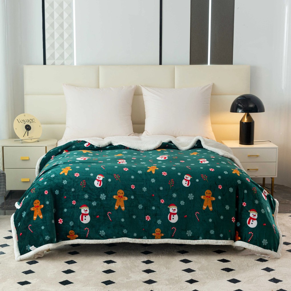 SNOWMAN AND GINGERBREAD karácsonyi sötétzöld mikroplüss báránytakaró Méret: 200 x 220 cm