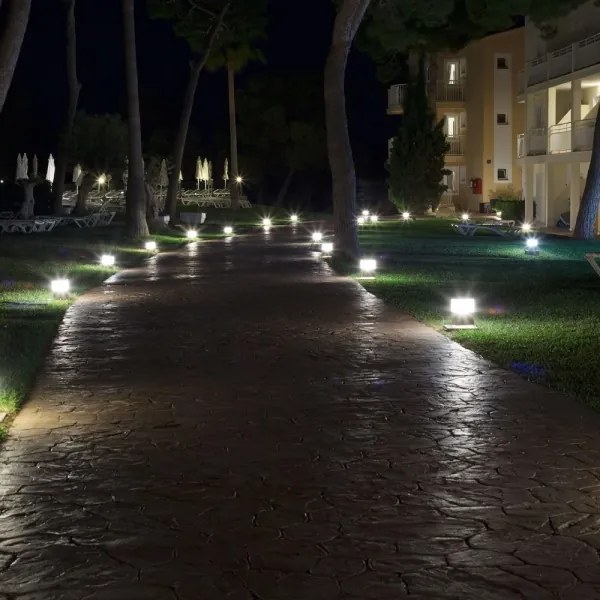 LED Kültéri lámpa LED/10W/230V 25cm 4000K IP65 fehér