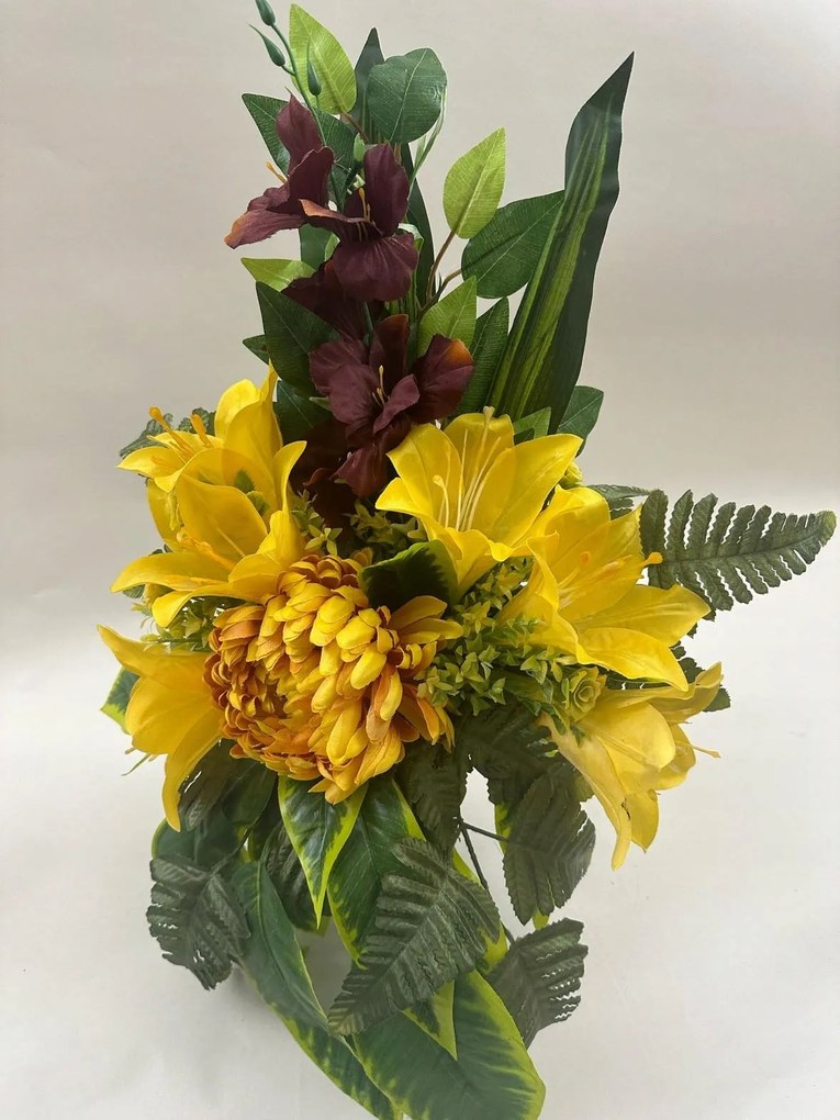 Kompozíció Virágok a sírhoz temető csokor váza művirágok