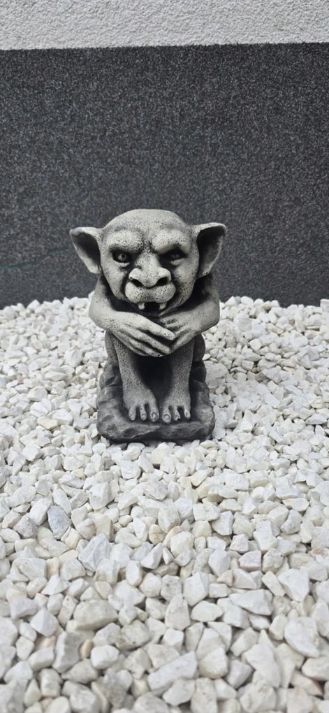 Kerti figura Vízköpő beton figurák beton kerti szobrok