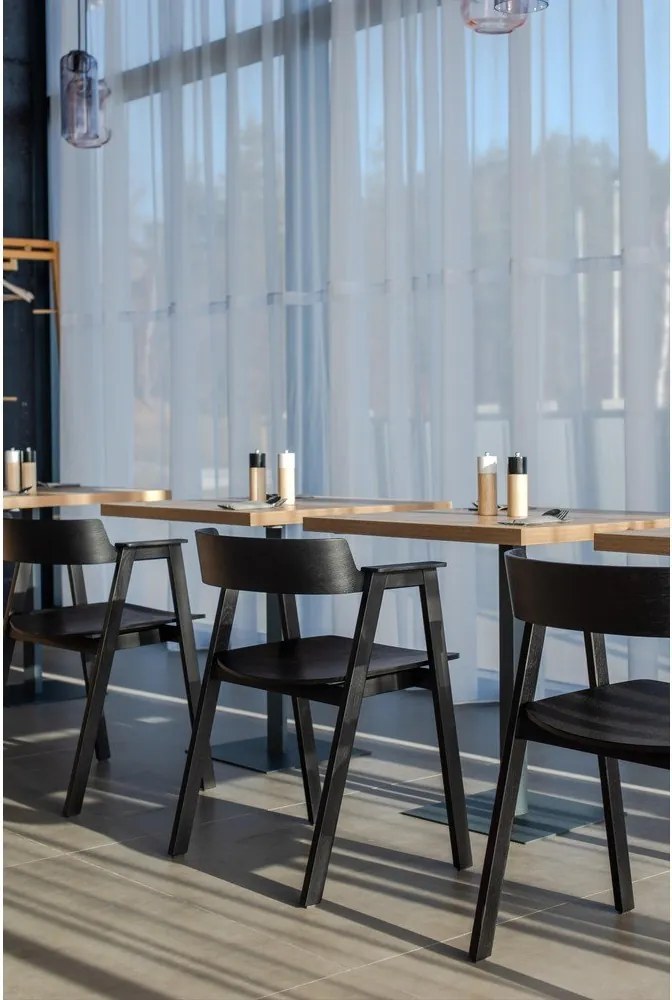 Fekete tölgyfa karfás étkezőszék Flip – Gazzda