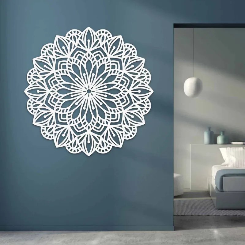Fából készült mandala a falon virágesszencia | ESSENTIA