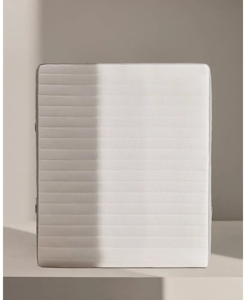 Közepes keménységű antiallergén-hőszabályozó hab matrac 150x200 cm Yoko – Kave Home