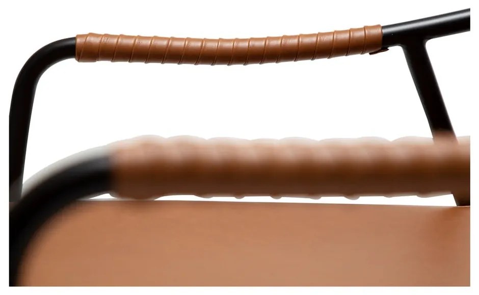 Barna bőrutánzat fotel Boto – DAN-FORM Denmark