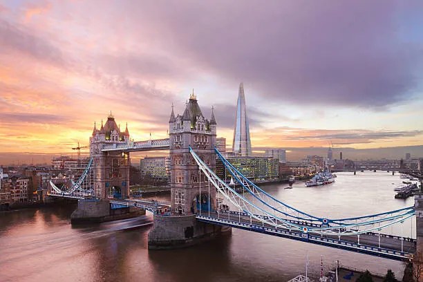 Fotográfia Tower Bridge and The Shard at sunset, London, Laurie Noble