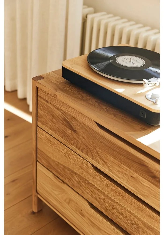 Natúr színű tölgyfa alacsony komód 140x64 cm Twig – The Beds