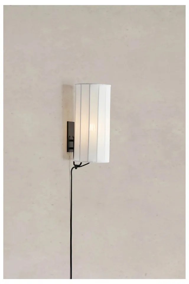 Fekete-fehér konnektorhoz csatlakoztatható fali lámpa Hikari – Markslöjd