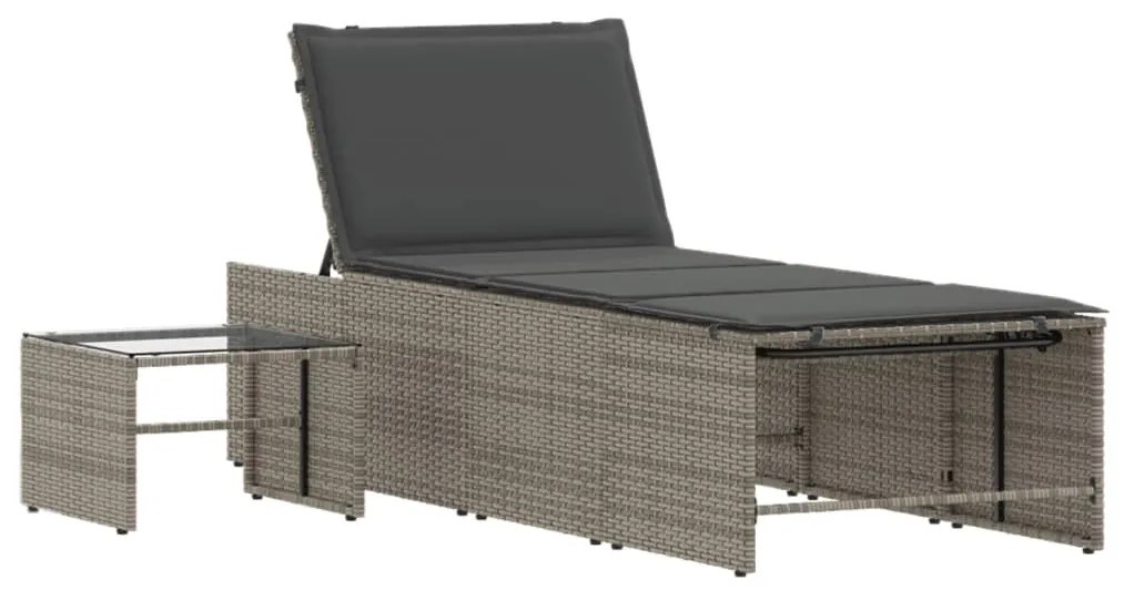 2 db szürke polyrattan napozóágy asztallal