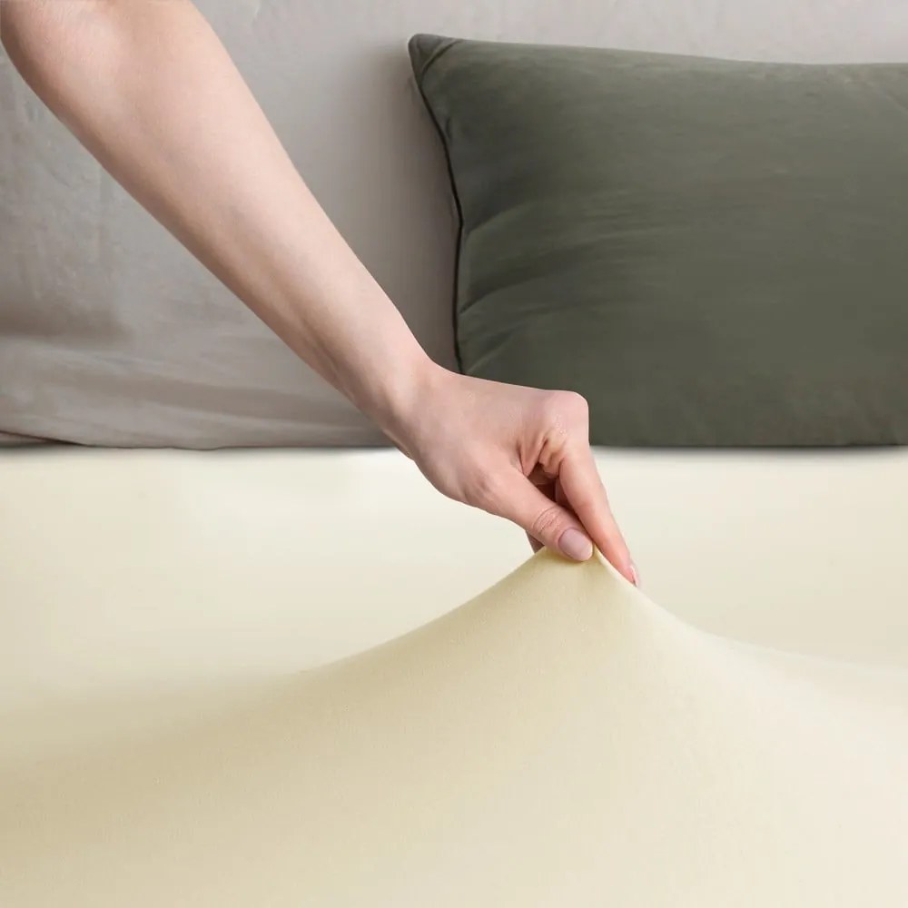 Krémszínű gumis jersey lepedő 200x200 cm Amber – Restilo