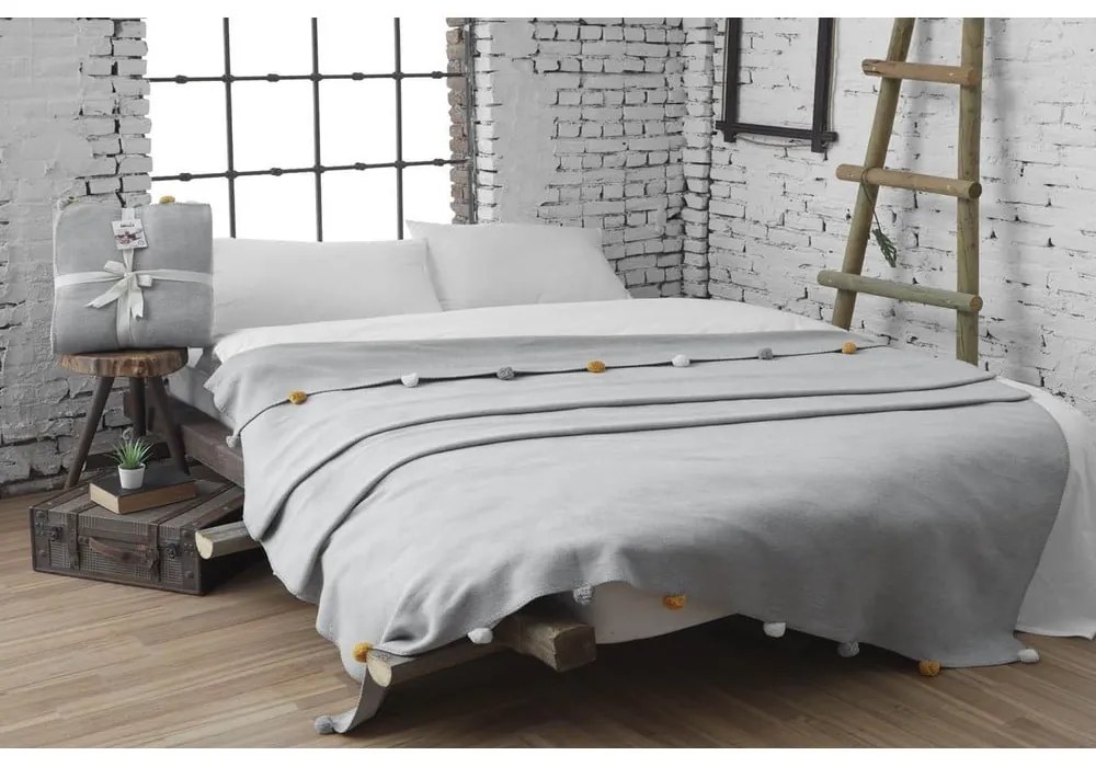 Szürke fleece ágytakaró 150x200 cm Pom Pom – Mijolnir