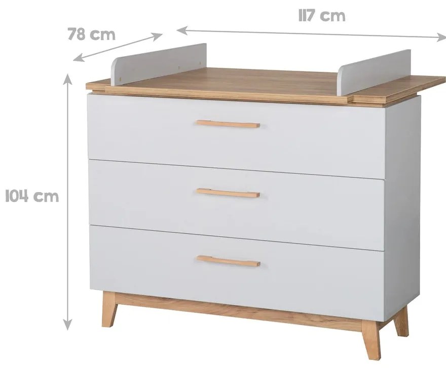 Világosszürke alacsony gyerek komód pelenkázó feltéttel tölgyfa dekorral 117x104 cm Caro – Roba