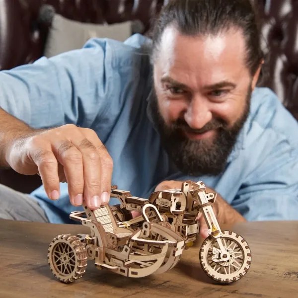Ugears - 3D fa mechanikus puzzle Scrambler motorkerékpár kocsival