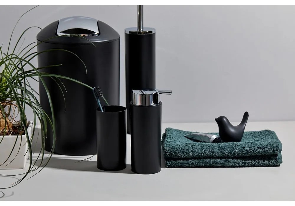Fekete műanyag fürdőszobai kiegészítő szett Calvo – Wenko