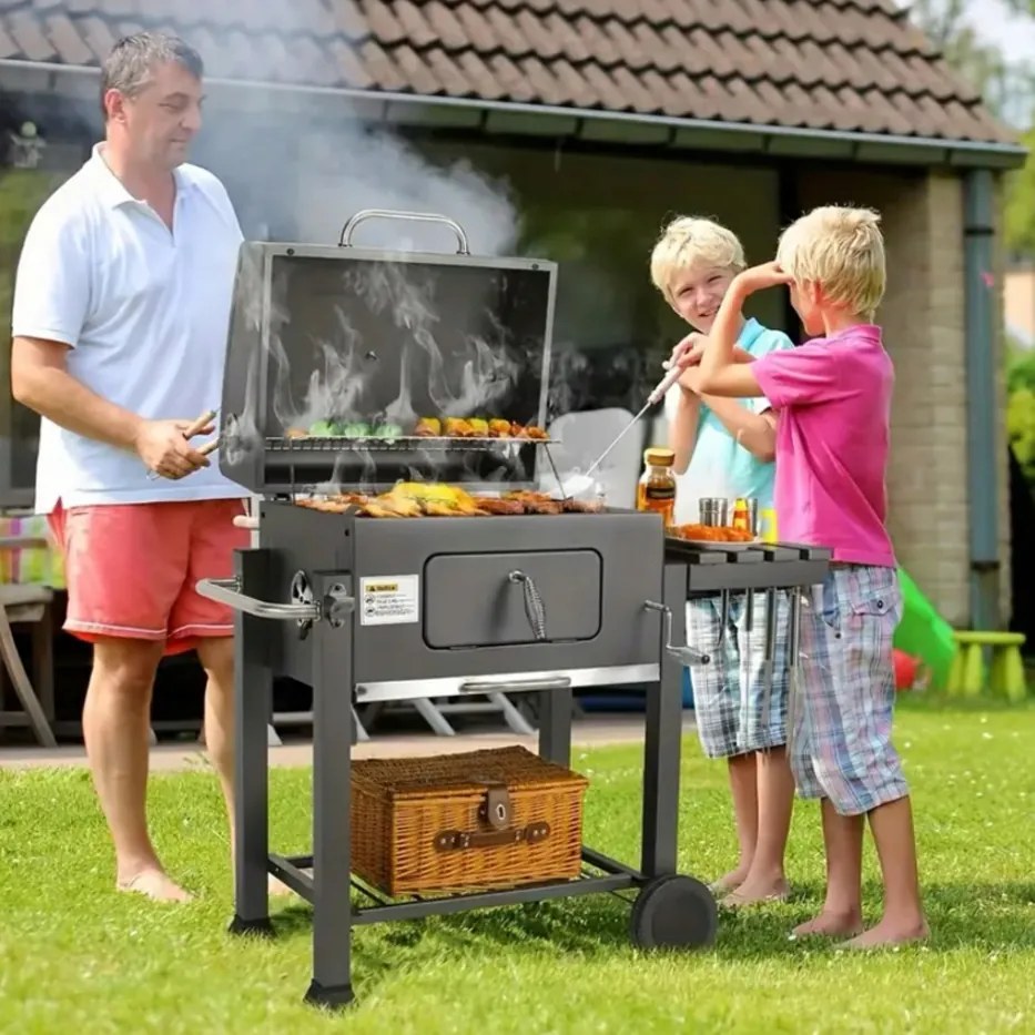 Masszív családi kerti grill