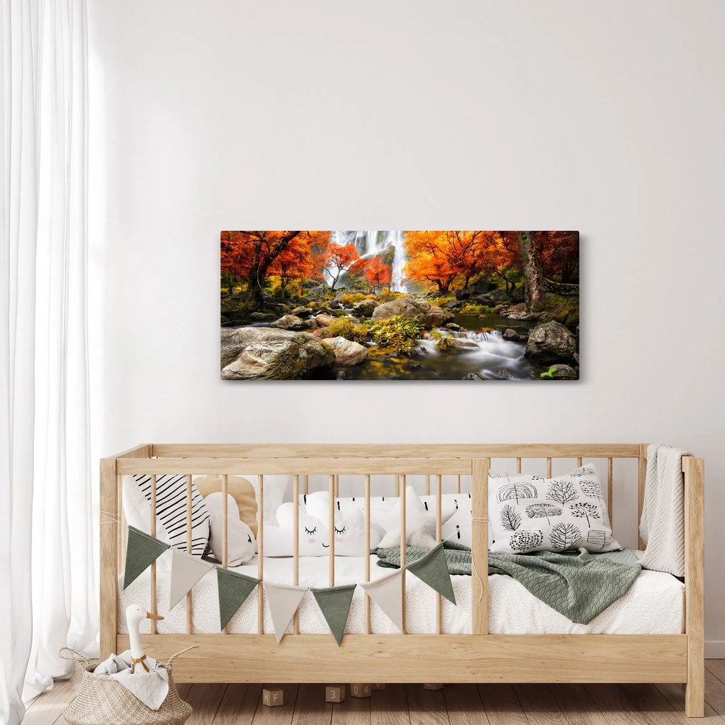 Kép - vízesések a narancssárga erdőben (120x50 cm)