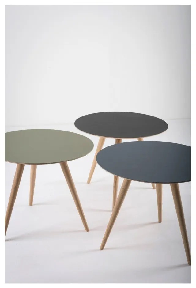 Arp tölgyfa tárolóasztal fekete asztallappal, ⌀ 55 cm - Gazzda