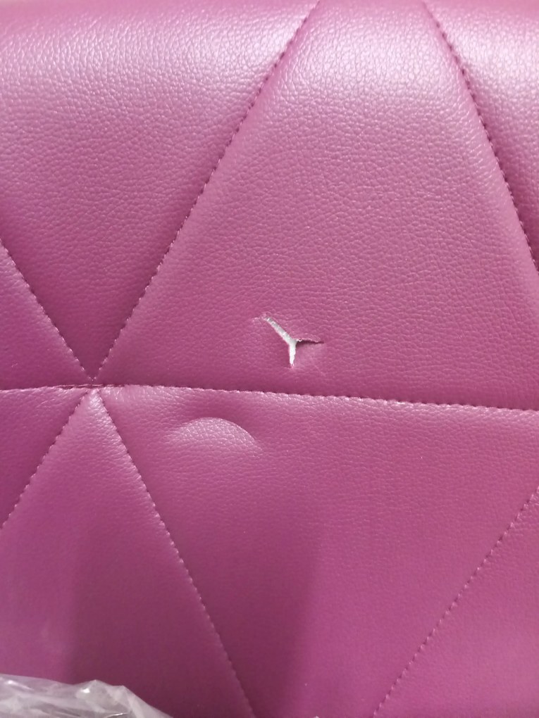 Akció: Bordó irodai szék AVOLA műbőrből II. osztály