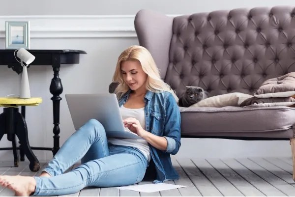 Kanlux 36260 - LARATA asztali lámpa 1xE27/5W/230V, fehér