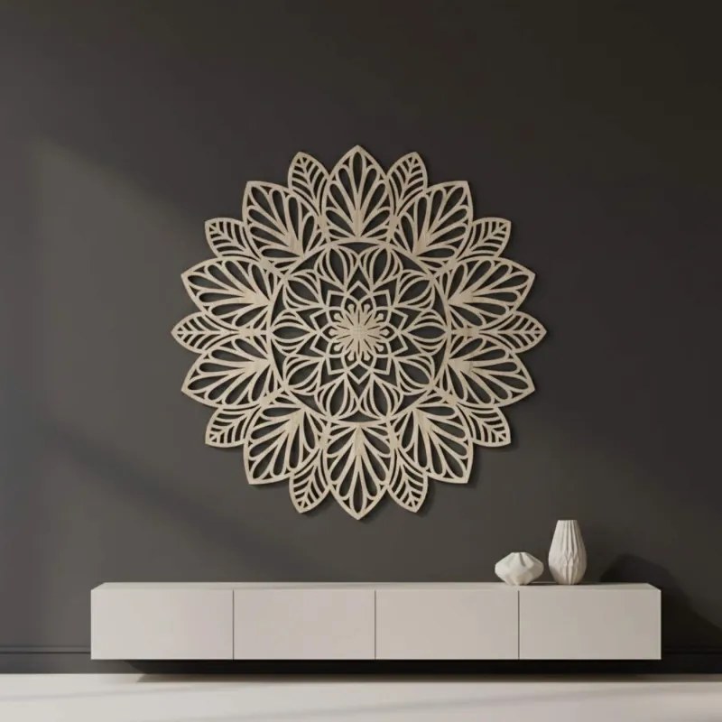 Fából készült mandala a falon | LÓTUSZ