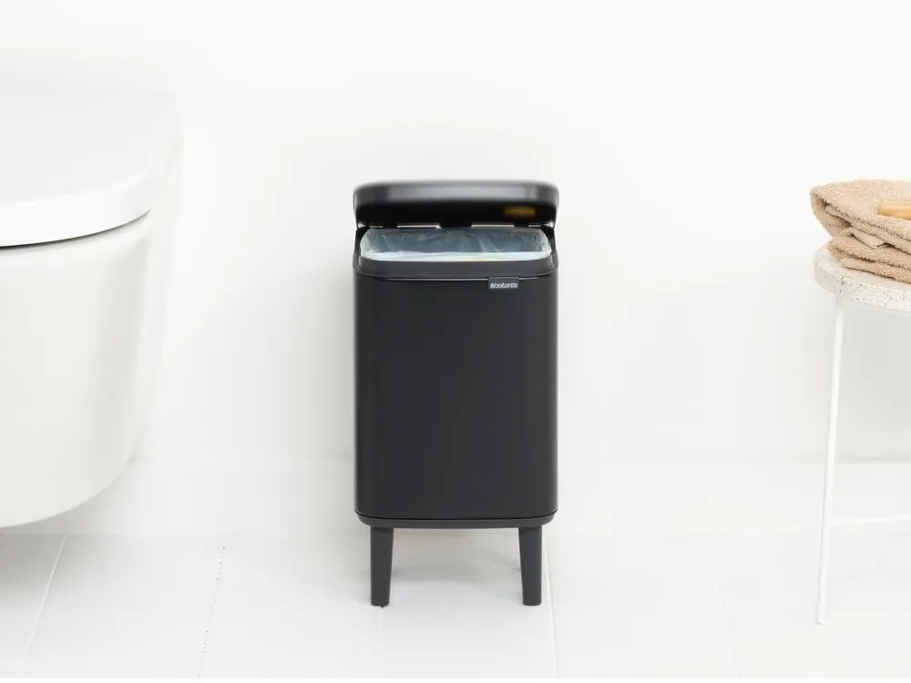 Matt fekete acél szemetes 4 l Bo Hi – Brabantia