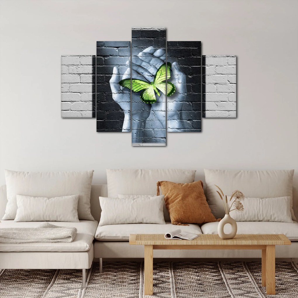 Kép - Zöld pillangó a falon (150x105 cm)