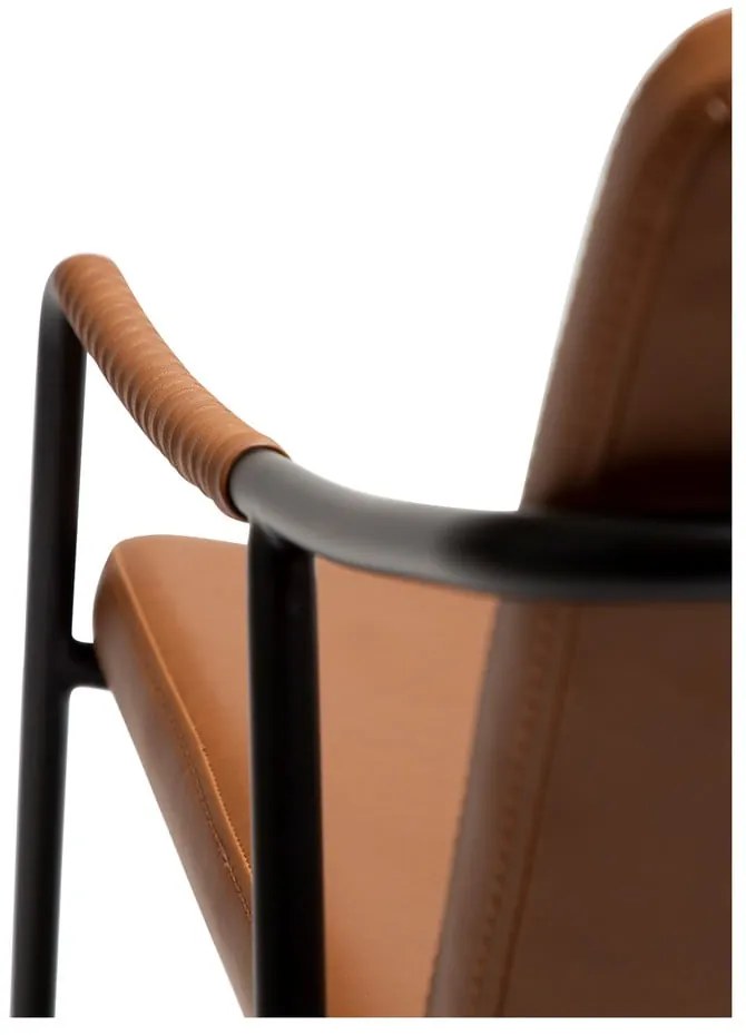 Barna bőrutánzat fotel Boto – DAN-FORM Denmark