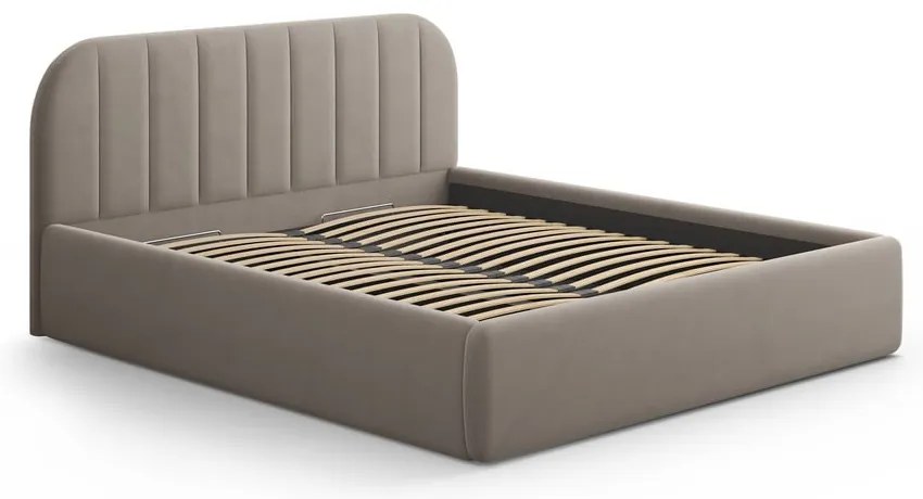 Világosbarna kárpitozott ágyneműtartós franciaágy ágyráccsal 180x200 cm Juno – Windsor & Co Sofas