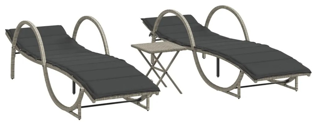 2 db világosszürke polyrattan napozóágy asztallal