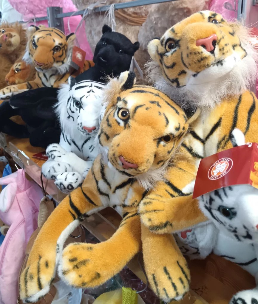 Plüss Tigris Több Színben Közepes Méret