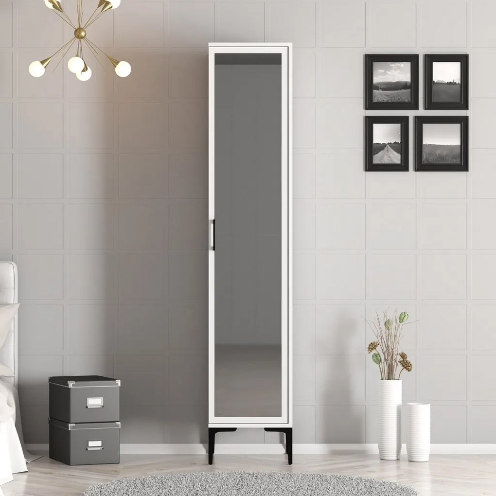 Kumsal R - White