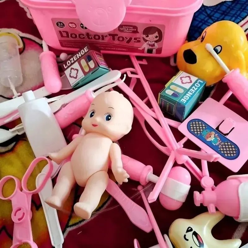 Orvosi készlet 73 kellékkel, interaktív mentőautó fényekkel és hanghatásokkal, baba, rózsaszín