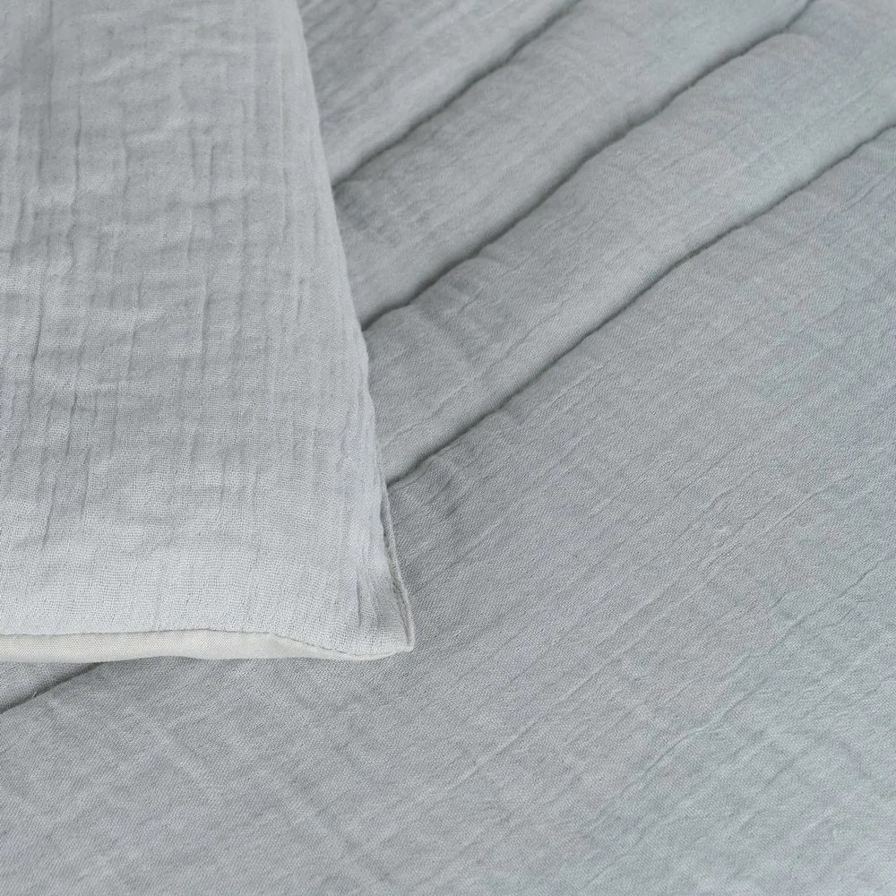 Szürkészöld steppelt ágytakaró 180x260 cm – Ixia