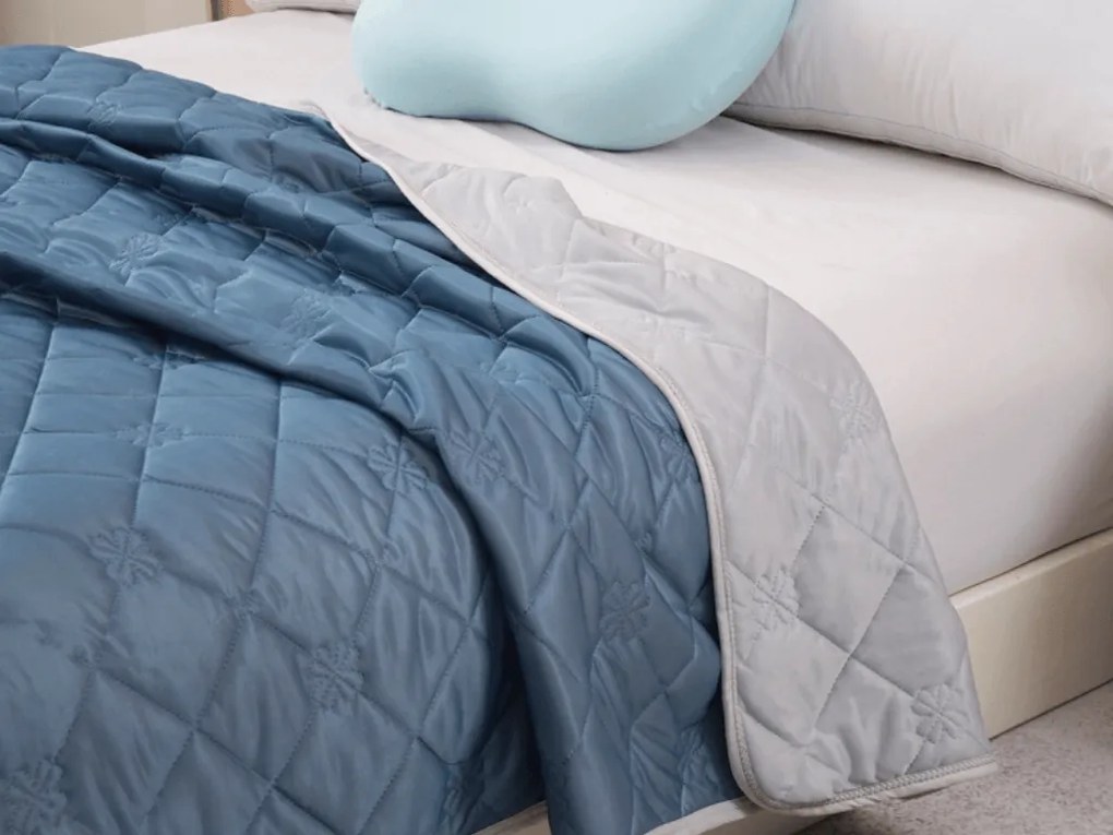 Hűsítő nyári paplan ELARIA, sötétkék Méret: 200 x 220 cm