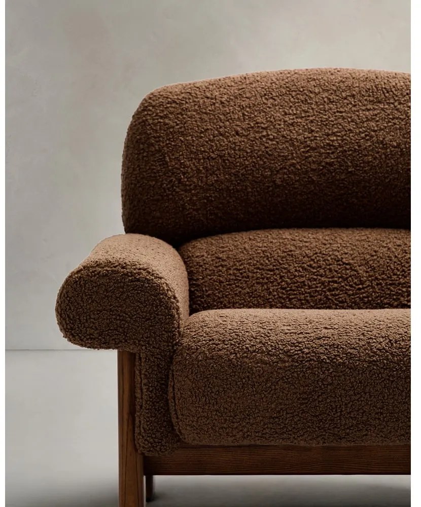 Barna buklé fotel Nema – Kave Home