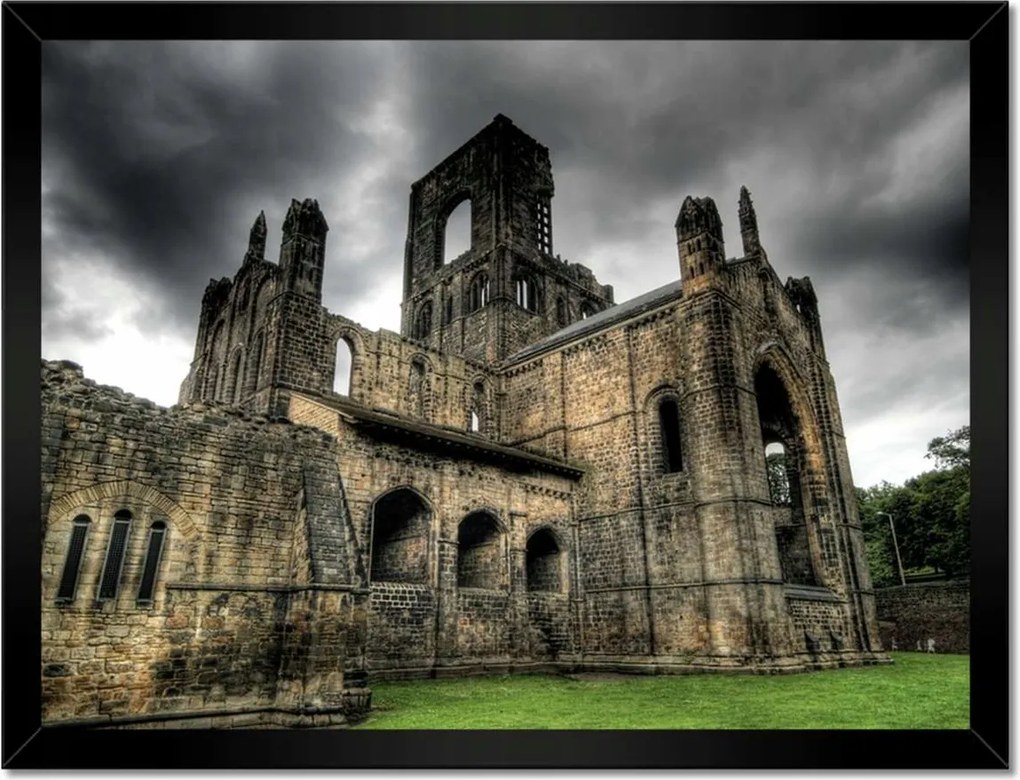 Poszterek keretben 40x30 Kastély Viharfelhők