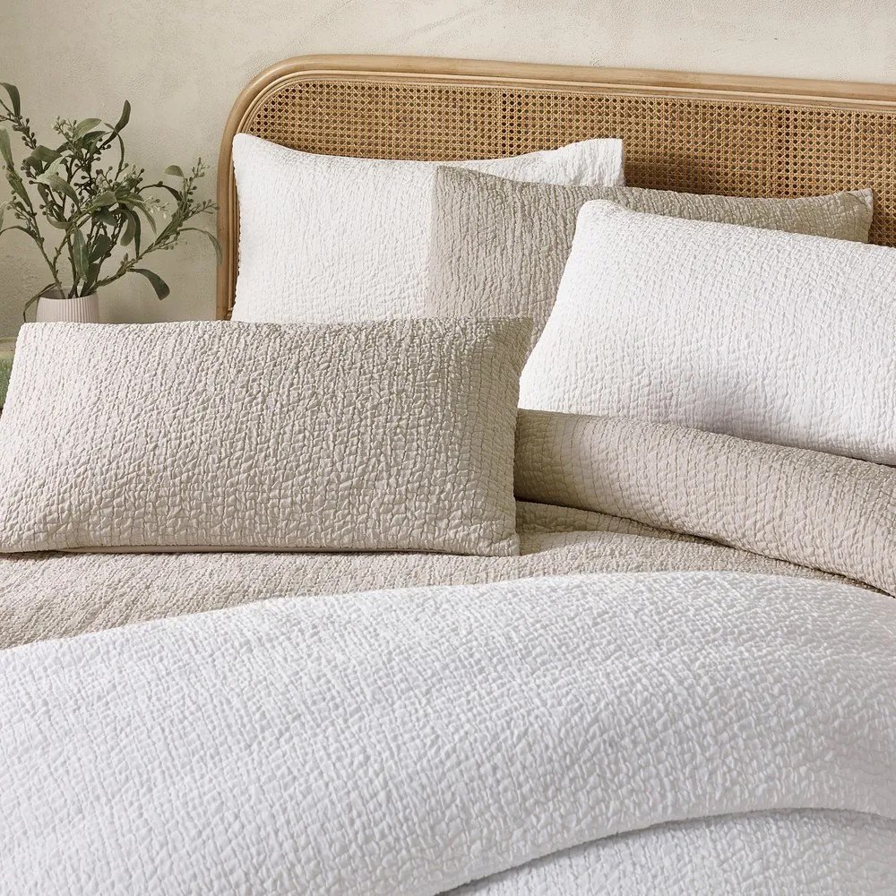 Fehér egyszemélyes krepp ágyneműhuzat 135x200 cm Crinkle Seersucker – Catherine Lansfield