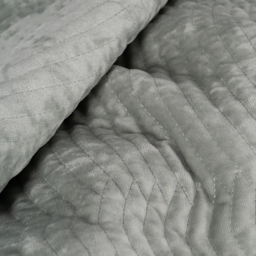 Szürkészöld bársony steppelt ágytakaró 180x260 cm – Ixia