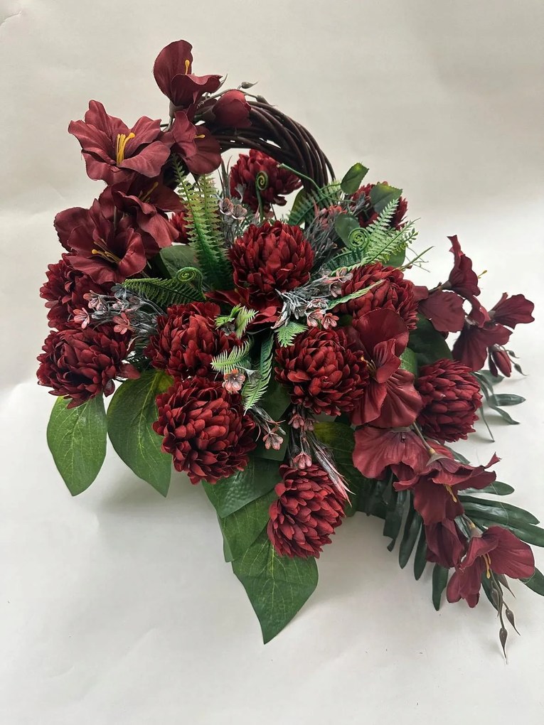 Kompozíció Virágok a sírhoz temető csokor virágtartó művirágok