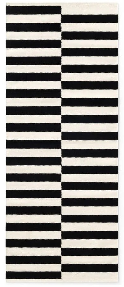Fekete-fehér kétoldalas kézi szövésű gyapjú futószőnyeg 80x200 cm Donna – Hanse Home