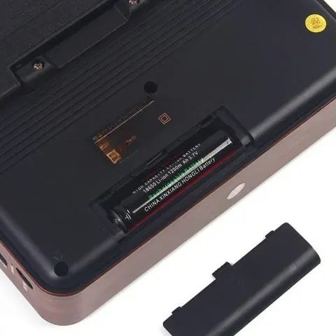 Napelemes retro rádió - USB, TF slot, LED lámpa - CMiK MK-193BT - Olíva