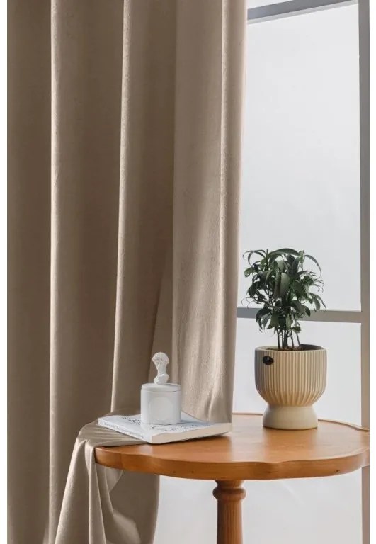 Világosbarna sötétítő VELVET függöny 140x250 cm Felfüggesztés: Hullámos sínszalag