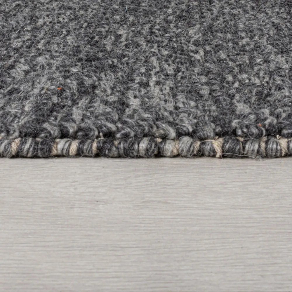 Sötétszürke kézi szövésű gyapjúkeverék futószőnyeg 60x230 cm Minerals – Flair Rugs
