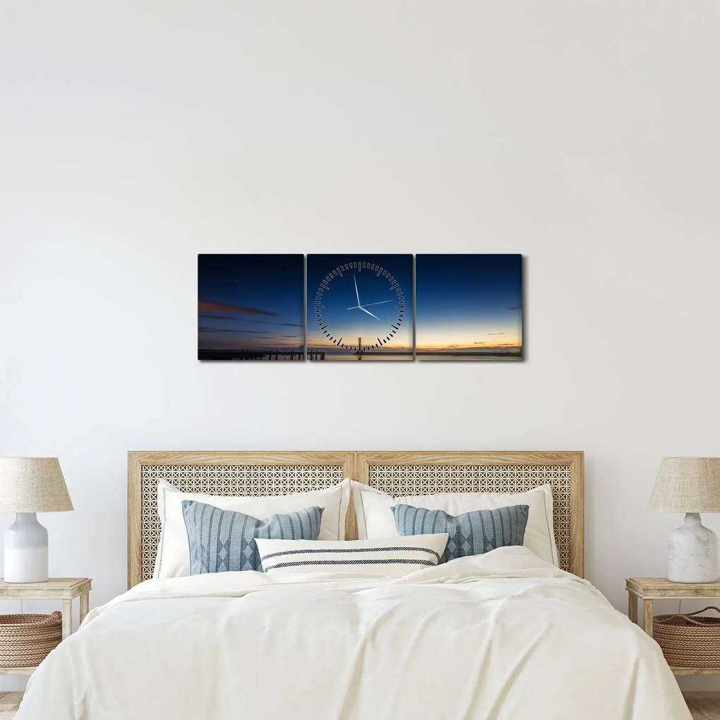 Egy világítótorony képe a távolban (órával) (90x30 cm)